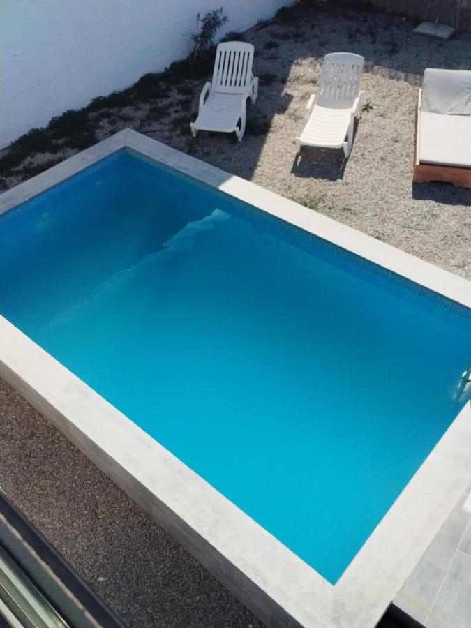 Villa Miron Kamilari Exteriör bild